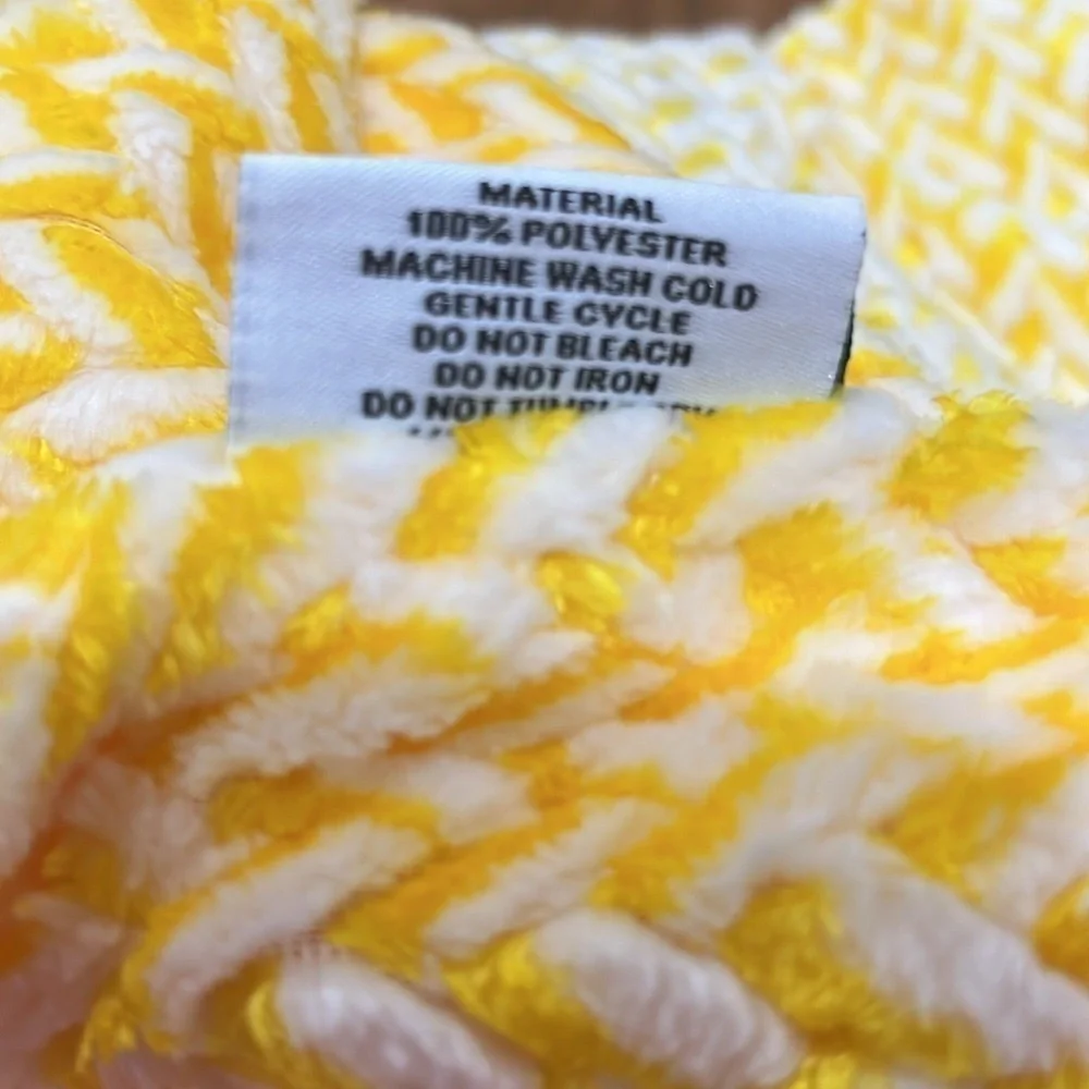 Pauleon 2 cushion pillow covers yellow and white Chevron pattern 16.5 x 17.5